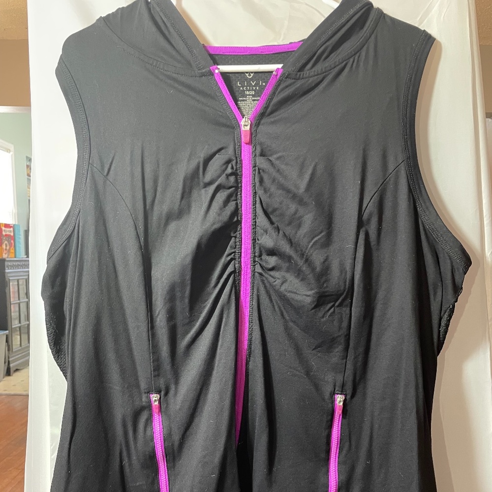 LIVI Active black athletic vest, size 18/20